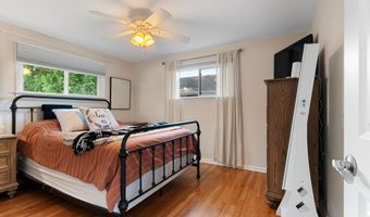 1312 N VIOLA St, Appleton, WI 54911