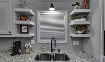 730 Sawgrass Lakes Dr, Brandon, MS 39042