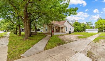 301 W Pleasant St, Aurora, MO 65605