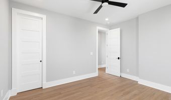 121 Sound Dr, Atlantic Beach, NC 28512