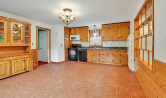 28 Arlington Rd, Coventry, CT 06238