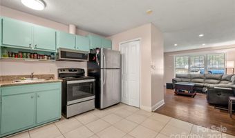 3130 Erskine Dr, Charlotte, NC 28205
