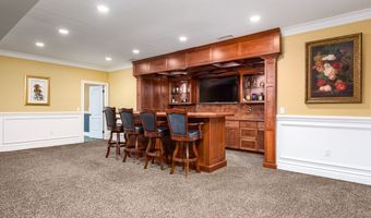 6 Congress Dr, Cromwell, CT 06416