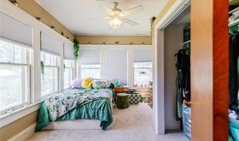 708 N 5th St, Atchison, KS 66002