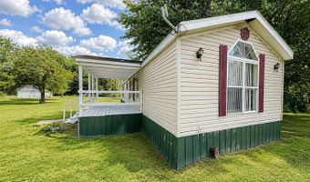 809 W 9th St, Baxter Springs, KS 66713