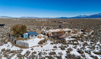 18 Outlander Dr, Carson, NM 87517