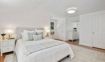 11 Pond Pl, Cos Cob, CT 06807