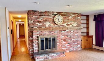 97 Middle River Rd, Danbury, CT 06811