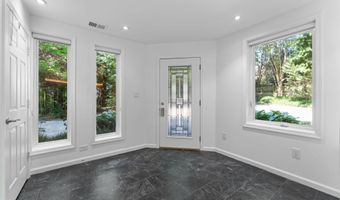 6829 LITTLE RIVER Tpke, Annandale, VA 22003