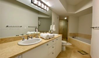 19900 E Country Club Dr 1220, Aventura, FL 33180