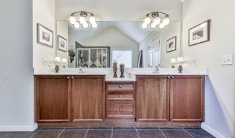 597 Lincolnwood Ln, Acworth, GA 30101