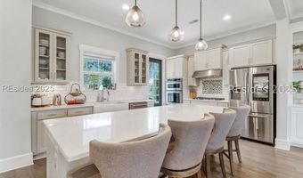 302 Castaway Dr, Bluffton, SC 29910