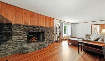 138 Suffield St, Agawam, MA 01001