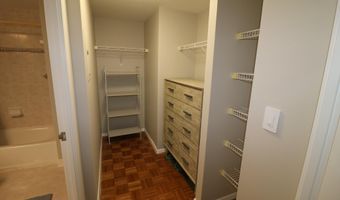 7111 WOODMONT Ave 415, Bethesda, MD 20815