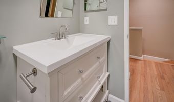 514 S HENRY St, Alexandria, VA 22314