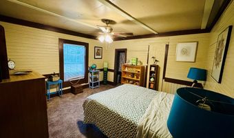 507 S Poplar St, Adel, GA 31620