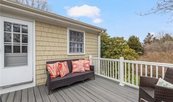 384 Valley Rd, Middletown, RI 02842
