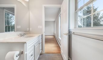 4 Highview Ter, Belfast, ME 04915