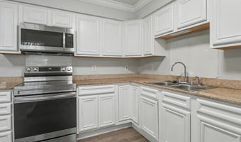 645 Union St, Bay St. Louis, MS 39520