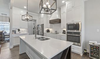 7424 Northwood Dr, Benton, AR 72019