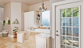 209 N Wickham St, Alvord, TX 76225