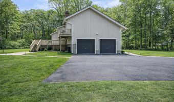 6 Daniels Dr, Danbury, CT 06811