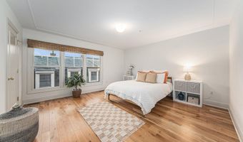 140 Ashley Mews Dr, Ann Arbor, MI 48104