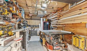 15 Chapel St, Ashburnham, MA 01430