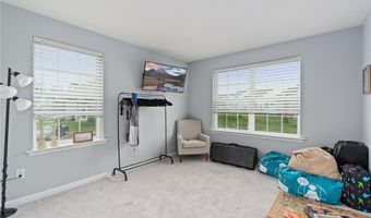 301 Redclover Ln, Allentown, PA 18104