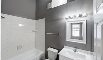 5028 9TH St S, Arlington, VA 22204