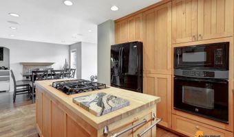 7521 Labrador Cir, Anchorage, AK 99502
