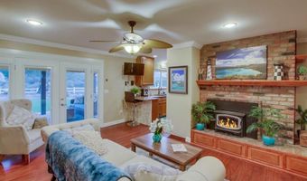 1019 Arnold Way, Alpine, CA 91901