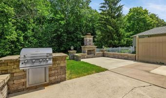 2312 Northgate Blvd, Auburn, IN 46706