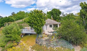 2557 Live Oak Park Rd, Fallbrook, CA 92028