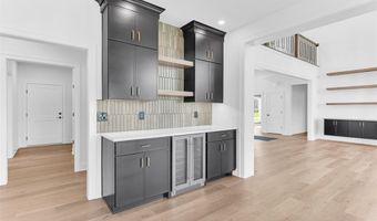 805 Club Dr W, Aurora, OH 44202