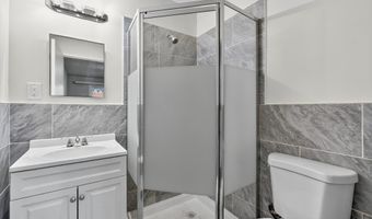 2321 ALTAMONT Pl SE 103, Washington, DC 20020