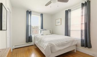 13 Holland St 1, Newport, RI 02840