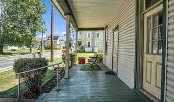 2 E MAIN St, Carlisle, PA 17015