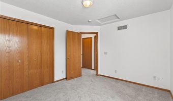 6406 157th St W, Apple Valley, MN 55124