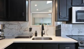 271 N Shore Dr, Albrightsville, PA 18210