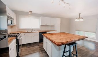 367 Napoli Ct, Ballwin, MO 63021