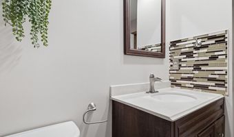 106 Halfmoon Dr, Altamont, NY 12009