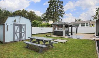 539 Mizzen Ave, Beachwood, NJ 08722