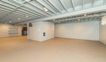 33 Huntsville Rd, Andover, NJ 07860