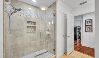 2305 EDGEWATER Dr 1602, Orlando, FL 32804