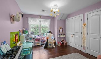 1004 Great Rd, Lincoln, RI 02865