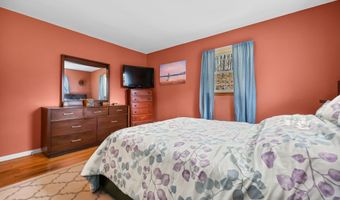 3 Mary Ann Dr, Danbury, CT 06811
