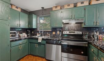 825 SE H St, Bentonville, AR 72712