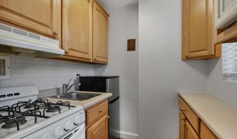 1121 ARLINGTON Blvd 746, Arlington, VA 22209