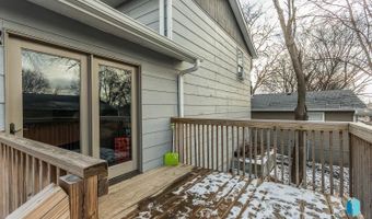 205 S 1st Ave, Brandon, SD 57005